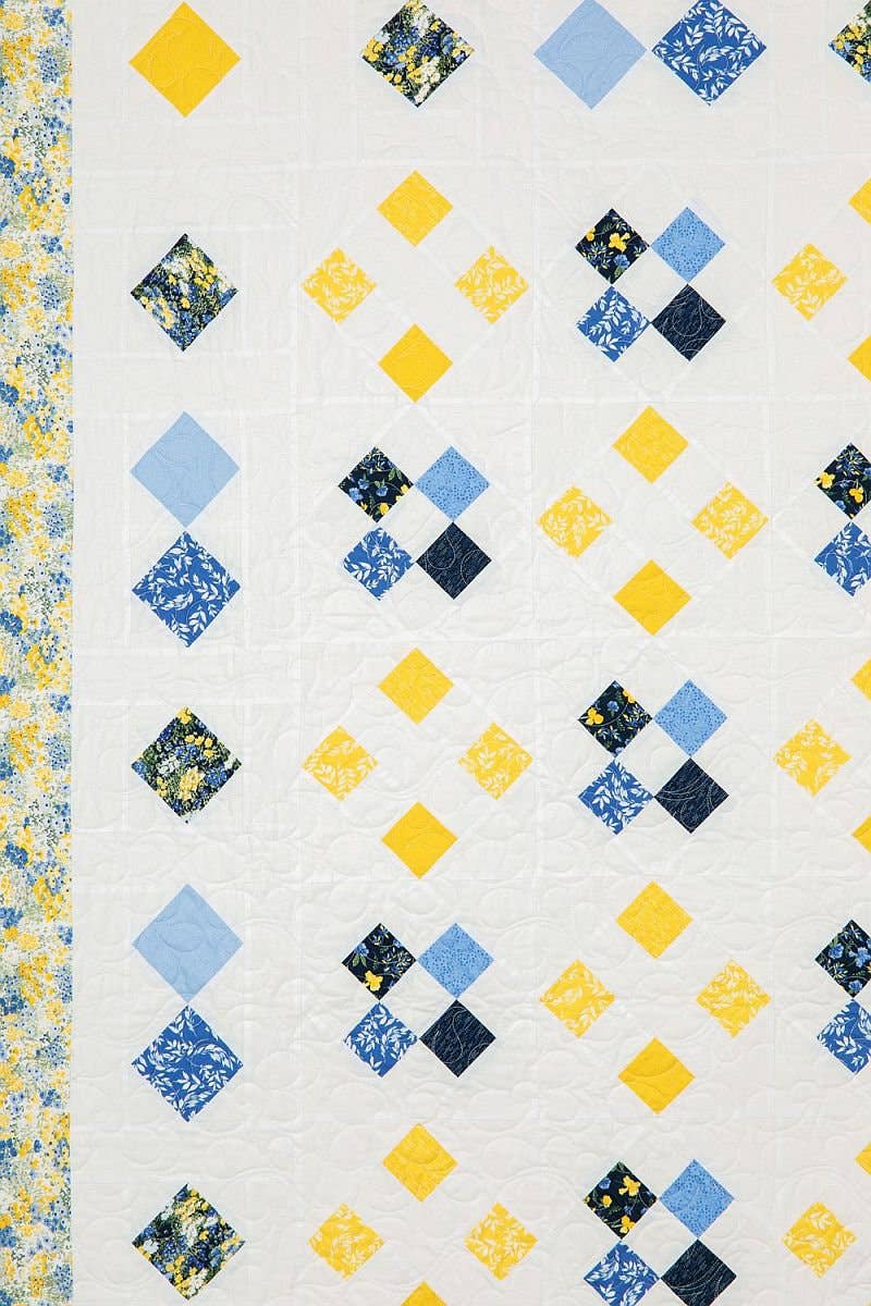 PhoebeMoon Designs - Here Comes the Sun Throw Quilt Pattern - Fat Quarter Friendl