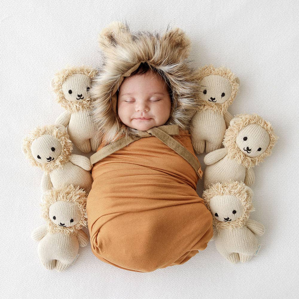 cuddle+kind - Baby lion, gives 5 meals