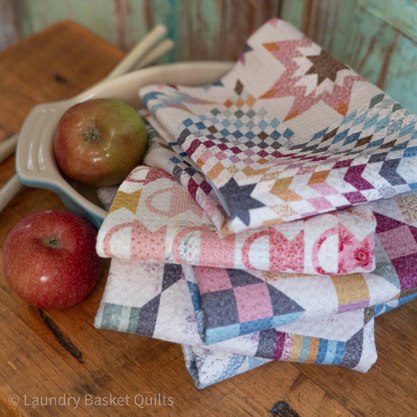 Laundry Basket Quilts - Kitchen Towel - Alaska Twinkle