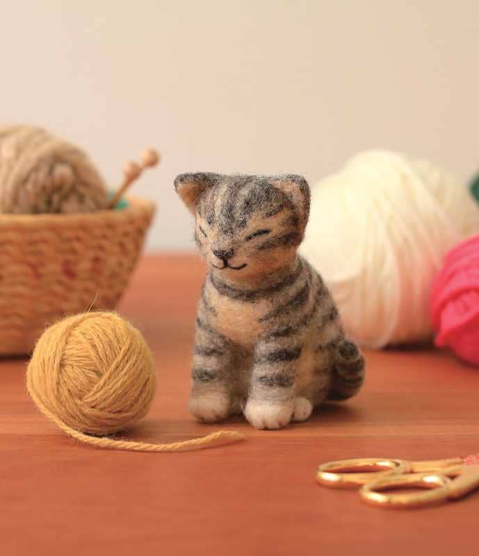 Simon & Schuster - Happy Wool Felt Animals by Makiko Arai